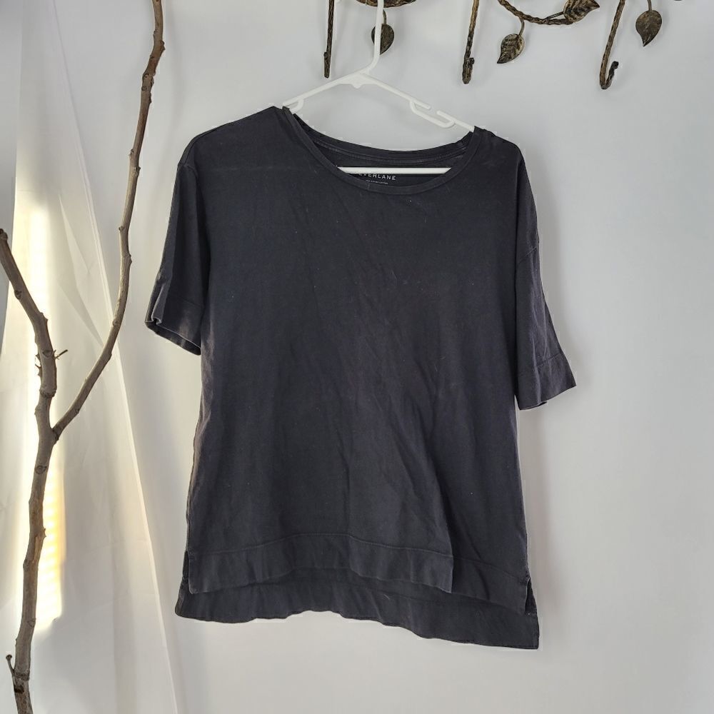 Everlane black tee 1/2 sleeve